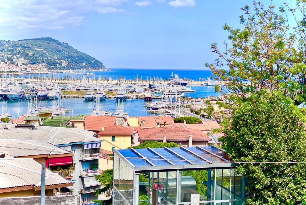 Abcdecor Italia Apartment Imperia Bagian luar foto