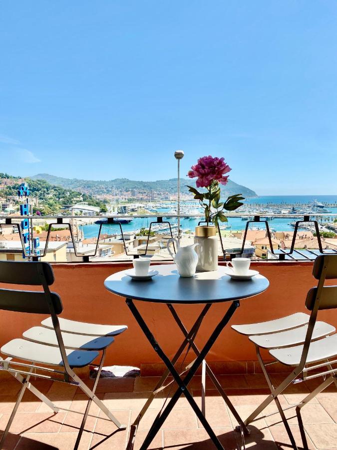 Abcdecor Italia Apartment Imperia Bagian luar foto