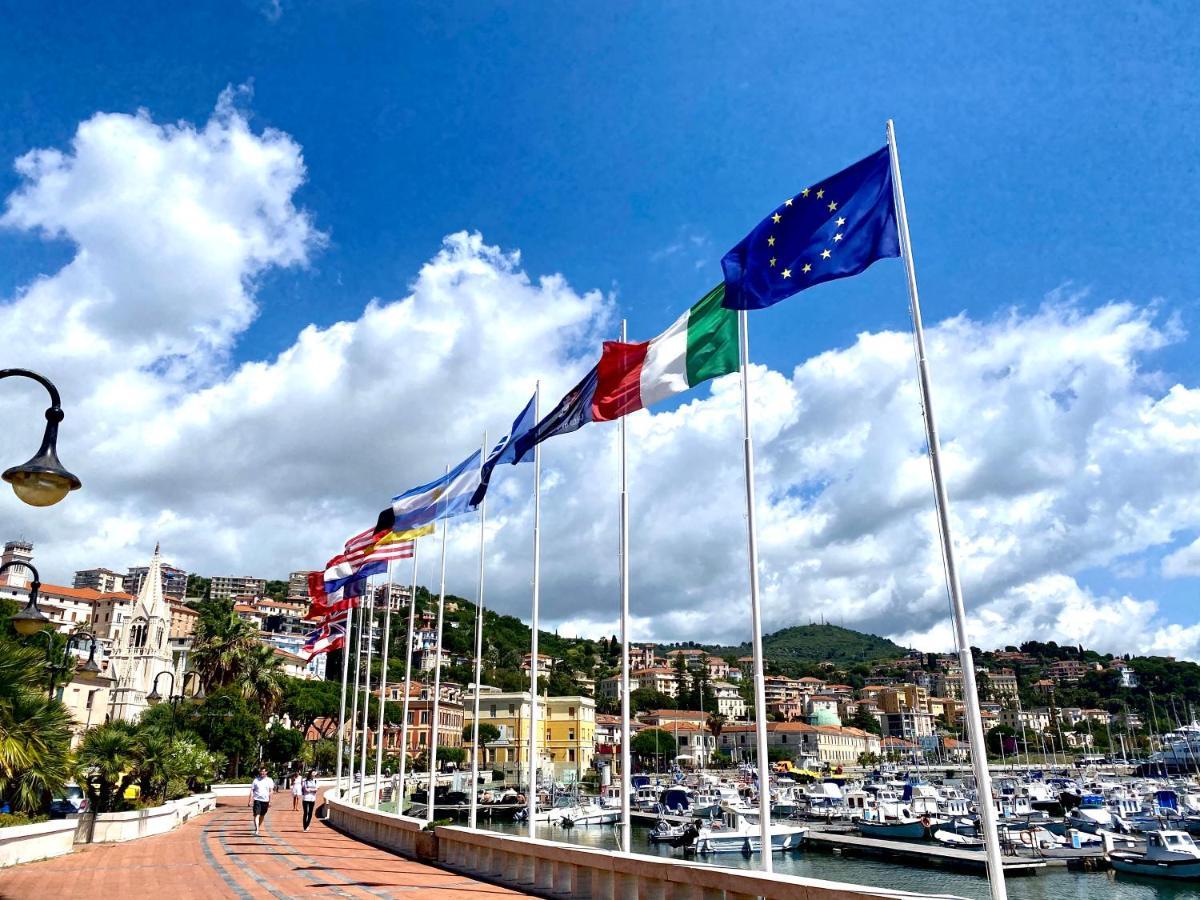 Abcdecor Italia Apartment Imperia Bagian luar foto